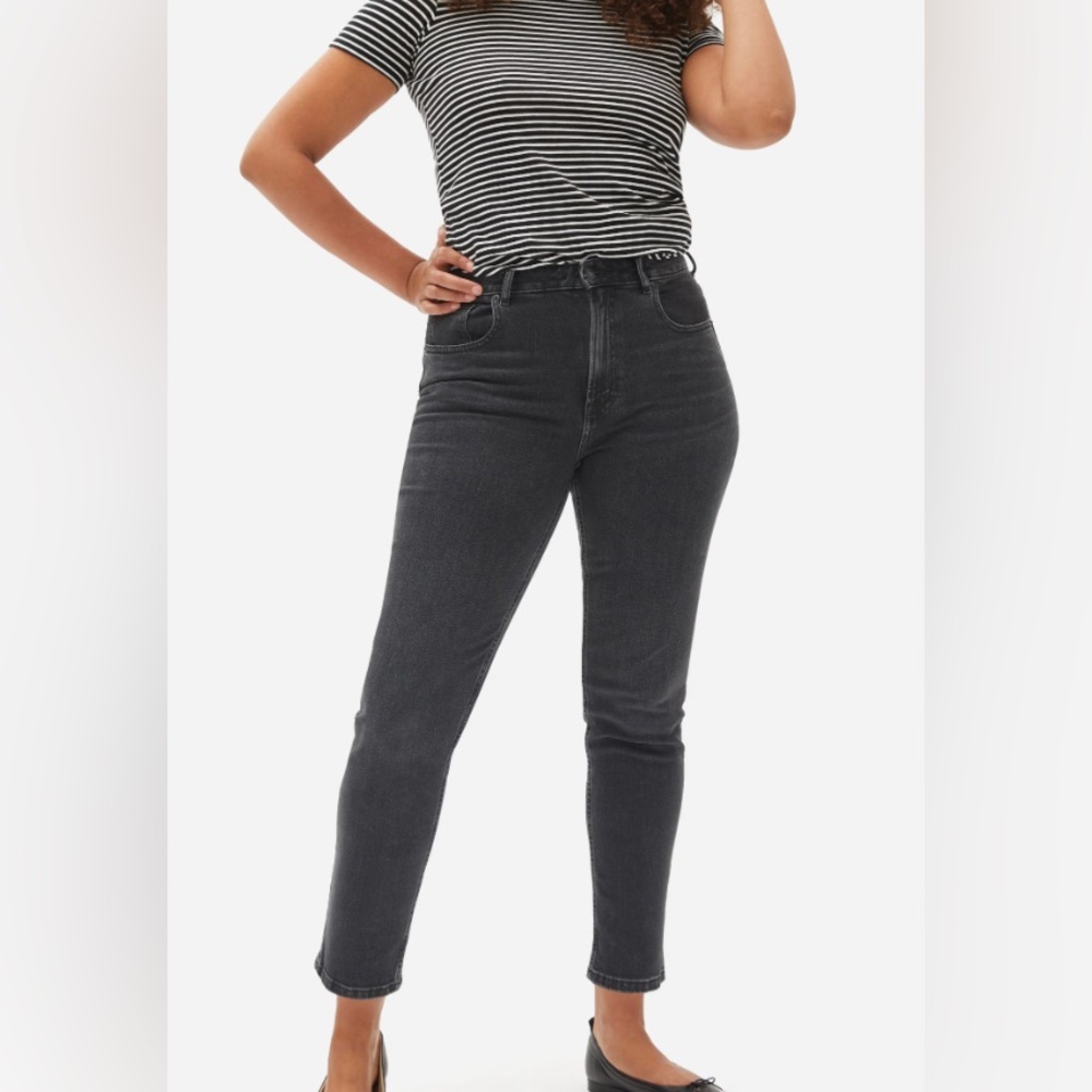 BNWT Everlane Cheeky Straight jean in Washed Black Sz 31